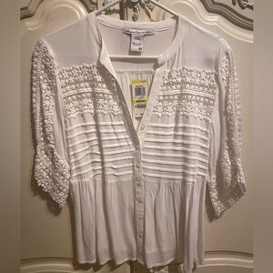 White 3/4 Sleeve Blouse with Pleats and Mandarin Collar